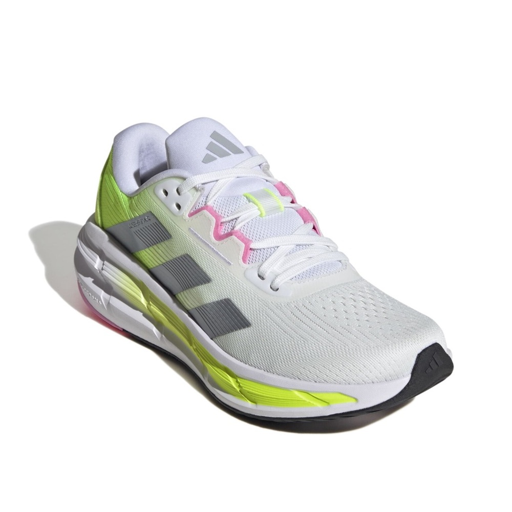\Adidas\ NEW Women’s Questar 3 Sneakers